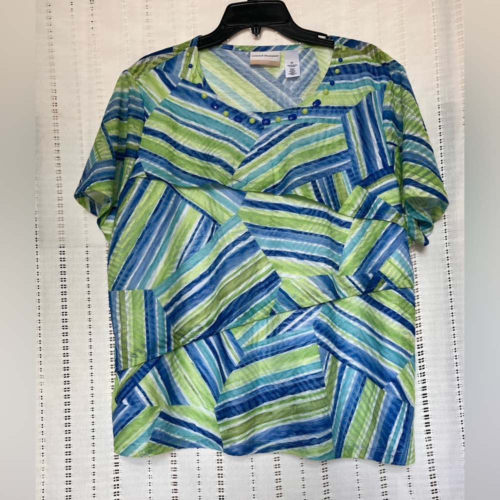 Alfred Dunner Blue, White and Green Geometric Women’s Top Size 2X EUC